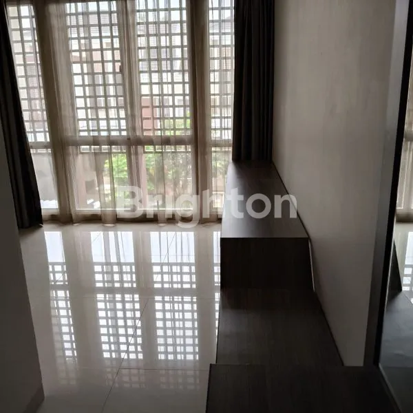 image DISEWAKAN RUMAH SHEIFIELD GREENWICH BSD (7)