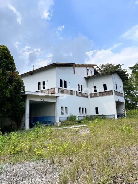 DISEWAKAN GUDANG BERLOKASI DI PINGGIR JALAN UTAMA