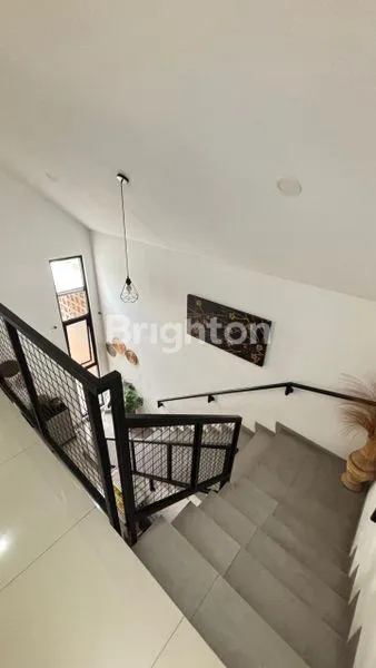 image RUMAH CANTIK MUNGIL 2 LANTAI DI AREA BANDUNG (8)