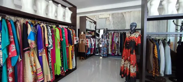 image DI JUAL RUMAH MEWAH + TEMPAT USAHA  (3)