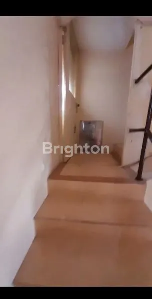 image 2 UNIT RUKO 3 LANTAI - LOKASI STRATEGIS JLN. MARSMA ISWAHYUDI (SEPINGGAN)  (4)