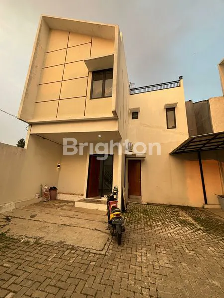 image RUMAH MINIMALIS ROOFTOP TANJUNG BARAT JAKARTA SELATAN (1)