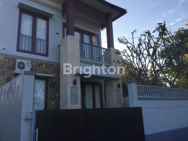 DISEWAKAN RUMAH MINIMALIS 2 LT FULL FURNISH DEKAT PANTAI PADANG GALAK DAN PANTAI SANUR