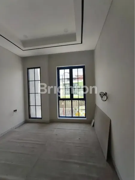 image ATTIC ROOM 3 LANTAI MEWAH. MANYAR KERTOARJO,MANYAR KERTOADI,WISMA PERMAI,SUTOREJO PRIMA,KERTAJAYA INDAH,GALAXY BUMI PERMAI ARAYA,PAKUWON CITY SAN ANTONIO,LONG BEACH,UNAIR,ITS,AL AZHAR,WARON HOSPITAL,RSIA KENDANGSARI MERR,RS HUSADA UTAMA,MITRA KELUARGA (3)