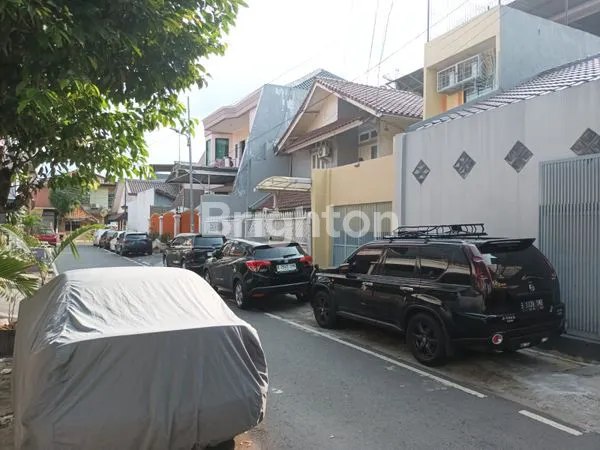 image RUMAH 2 MUKA  PAVILIUM  + KOST PINGGIR JALAN SALEMBA TENGAH (8)
