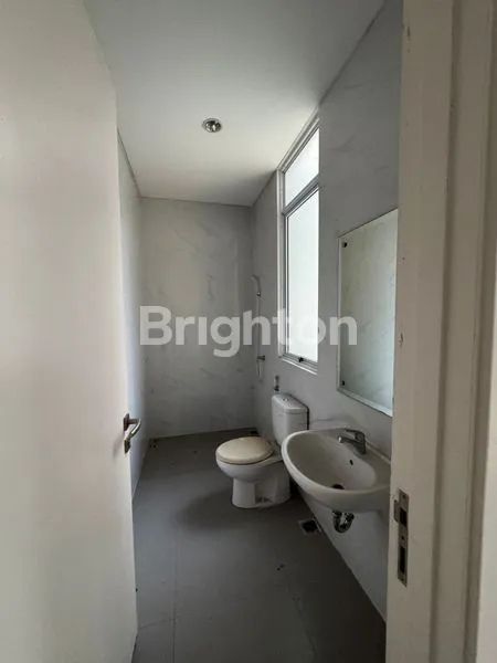 image RUMAH MODERN 2 LANTAI DI LAVON SWANCITY TANGERANG (8)