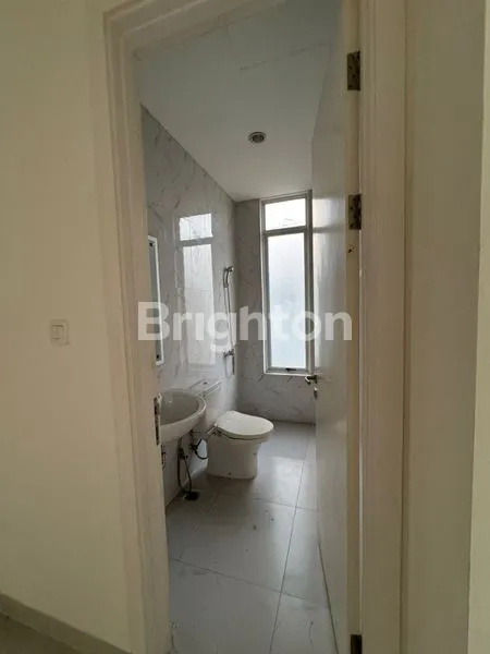 image RUMAH MODERN 2 LANTAI DI LAVON SWANCITY TANGERANG (4)