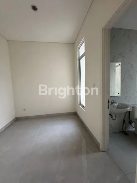 image RUMAH MODERN 2 LANTAI DI LAVON SWANCITY TANGERANG (3)