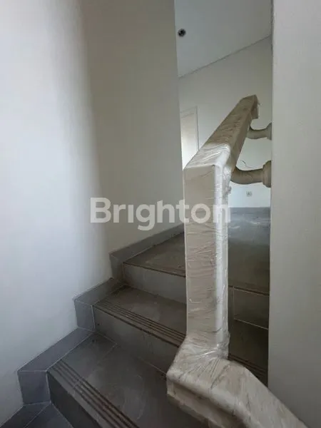 image RUMAH MODERN 2 LANTAI DI LAVON SWANCITY TANGERANG (7)