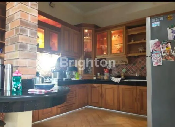 image HUNIAN MEWAH 2 LANTAI HOEK ASRI SIAP HUNI (4)