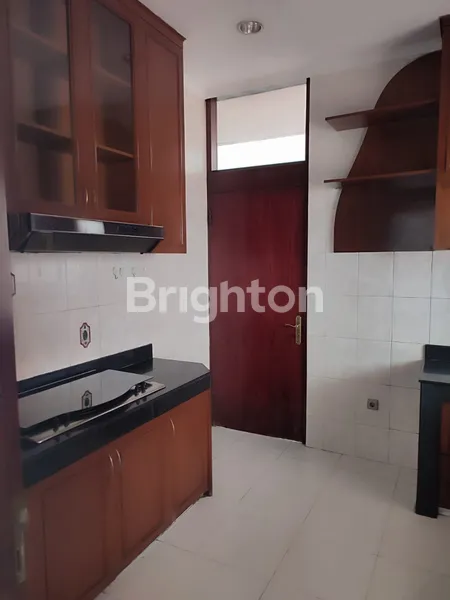 image RUMAH SIAP HUNI ROW LEGA GARASI LUAS MURAH TENGGILIS UTARA (7)