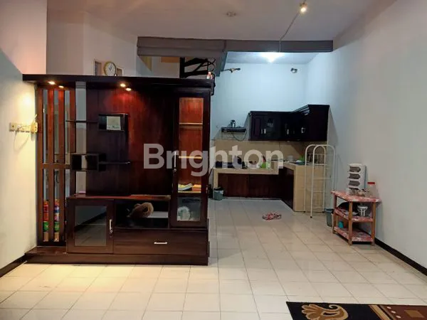 image RUMAH 2 LANTAI DI PERUMAHAN MENANGGAL  (4)