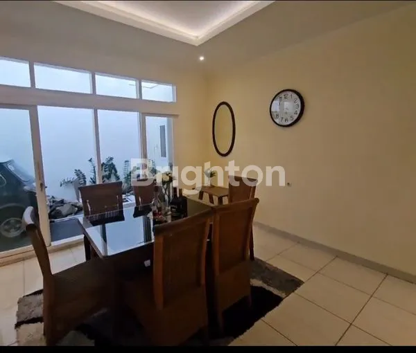 image RUMAH CANTIK 2 LANTAI, SEMI FURNISHED, DEKAT SIMPANG LIMA (3)