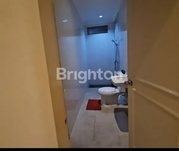 image RUMAH CANTIK 2 LANTAI, SEMI FURNISHED, DEKAT SIMPANG LIMA (8)