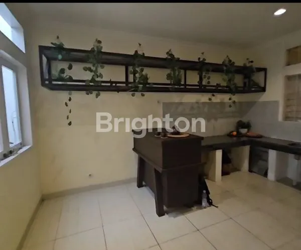 image RUMAH CANTIK 2 LANTAI, SEMI FURNISHED, DEKAT SIMPANG LIMA (6)