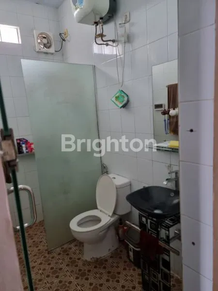 image RUMAH 2 LANTAI SEMI FURNISH DI MARELAN CITY, DEKAT PASAR II MEDAN (2)