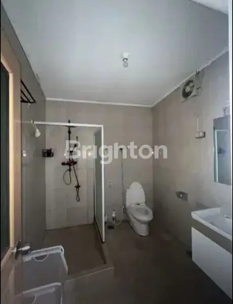 image RUMAH STRATEGIS DI PEJOMPONGAN JAKPUS,AKSES MUDAH & COCOK UNTUK USAHA KOST. (7)