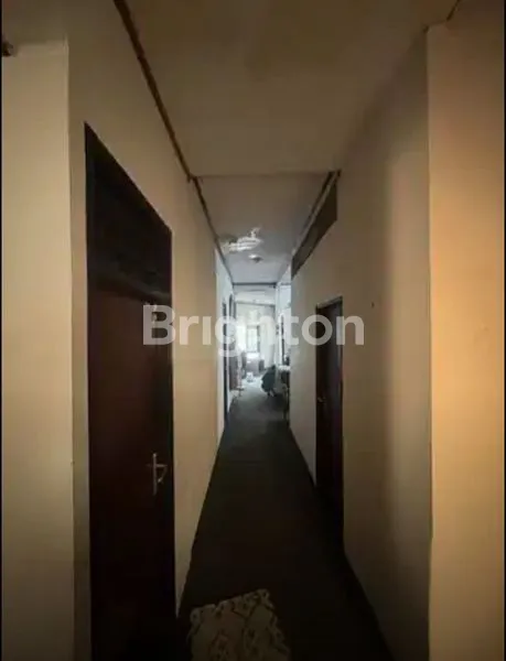 image RUMAH STRATEGIS DI PEJOMPONGAN JAKPUS,AKSES MUDAH & COCOK UNTUK USAHA KOST. (6)