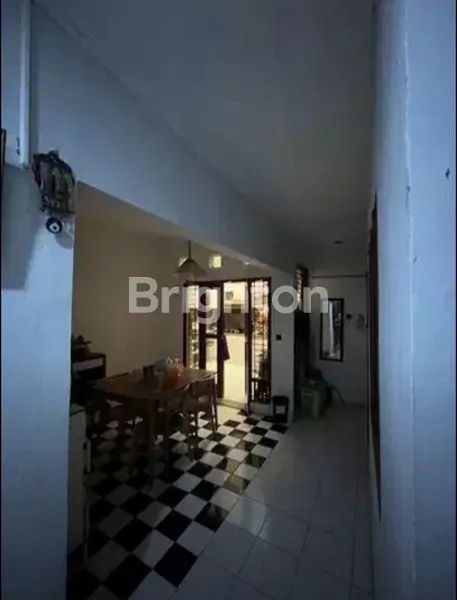 image RUMAH STRATEGIS DI PEJOMPONGAN JAKPUS,AKSES MUDAH & COCOK UNTUK USAHA KOST. (8)