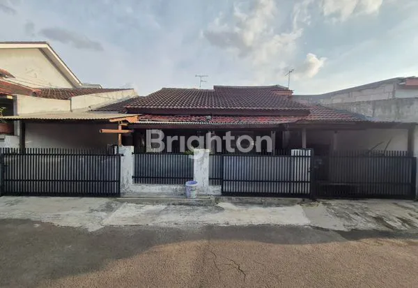 image RUMAH MURAH STRATEGIS COCOK INVESTASI TAMAN GALAXY PEKAYON BEKASI SELATAN (1)