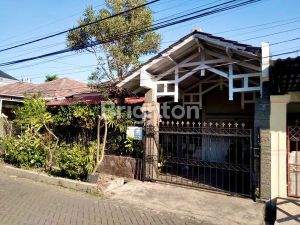 image RUMAH KONDISI BAGUS TERAWAT DALAM KOMPLEK YANG TENANG DAN ASRI (1)