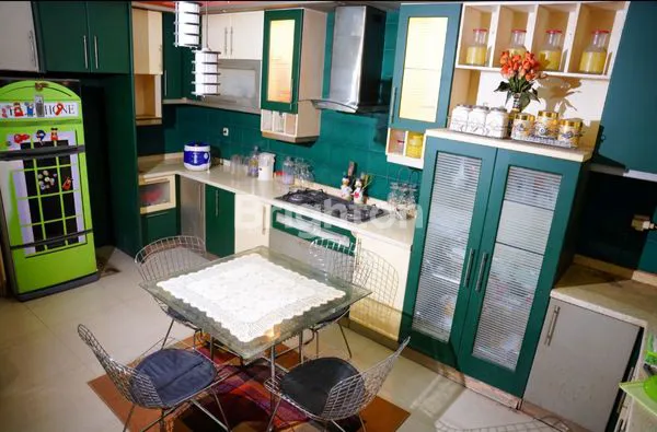 image RUMAH MEWAH 2 LANTAI HOOK DI JUANDA, DEKAT RS SMC & KAMPUS (4)