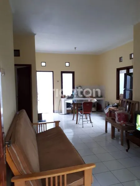 image RUMAH CANTIK DI TAMAN SENTOSA CIKARANG (3)