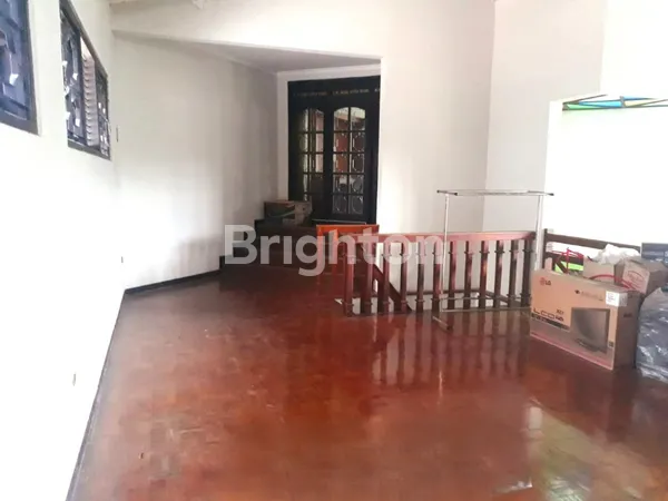 image RUMAH HOOK MEWAH 2 LANTAI DI PONDOK INDRAPRASTA, BEBAS BANJIR (5)