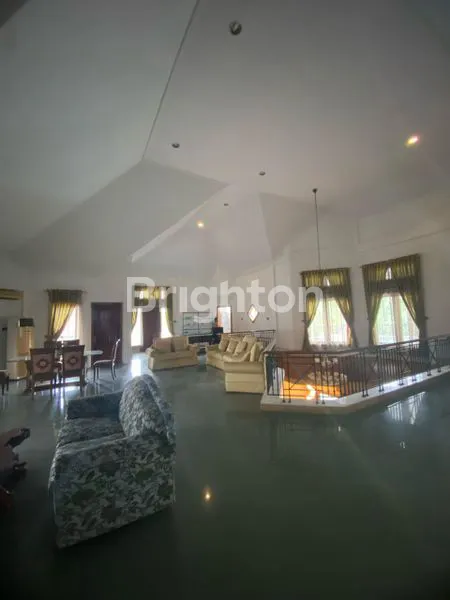 image RUMAH MEWAH  2 LANTAI DI KOTA MAKASSAR (5)