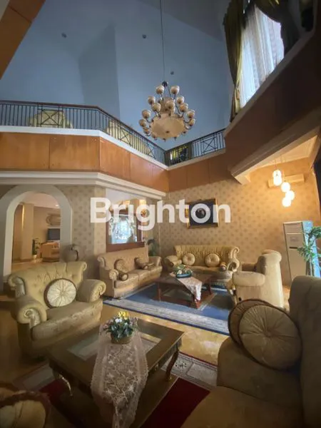 image RUMAH MEWAH  2 LANTAI DI KOTA MAKASSAR (7)