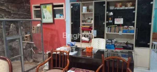 image RUMAH MEWAH 348M² DI LOWOKWARU, LEBAR 15M, CARPORT 3 MOBIL (5)