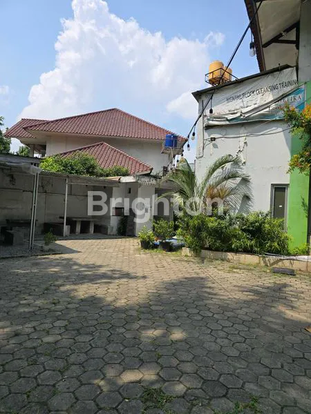 GEDUNG LOKASI STRATEGIS DI JAKARTA TIMUR