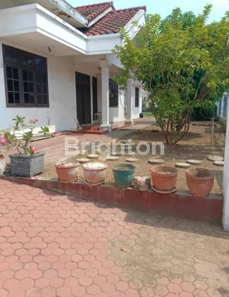 image RUMAH DI KAWASAN ELIT HITUNG TANAH SATELIT INDAH MAINROAD DEKAT SUKOMANUNGGAL, MAYJEND SUNGKONO, GRAHA FAMILI, TANDES (3)