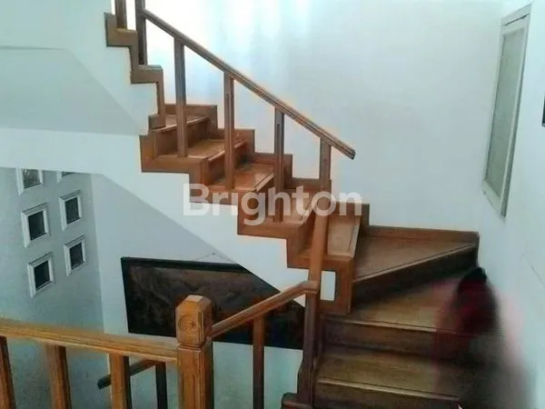 image DIJUAL RUMAH NYAMAN SIAP HUNI LOKASI SANGAT STRATEGIS (5)