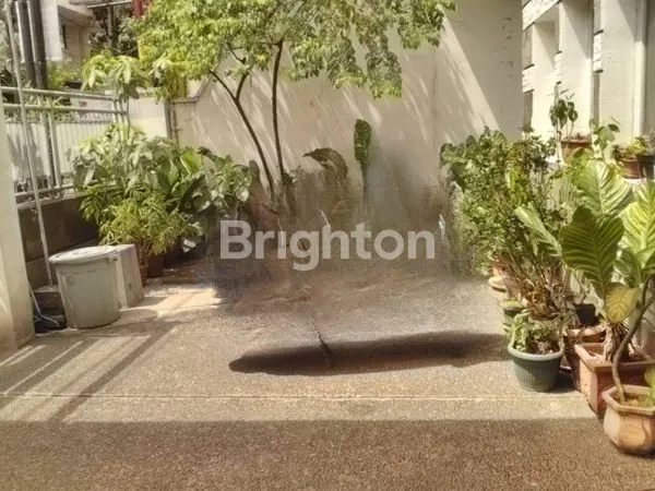 image DIJUAL RUMAH NYAMAN SIAP HUNI LOKASI SANGAT STRATEGIS (4)