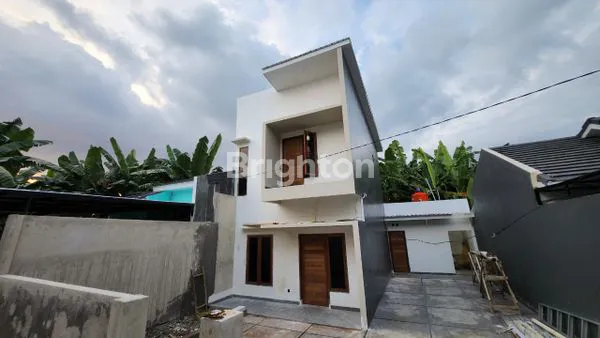 image RUMAH BARU DUA LANTAI  (1)