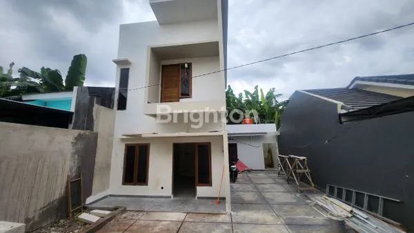 image RUMAH BARU DUA LANTAI  (3)