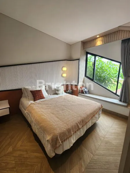 image RUMAH PREMIUM NYAMAN LOKASI SELANGKAH KE BSD  DENGAN HARGA TERJANGKAU (4)