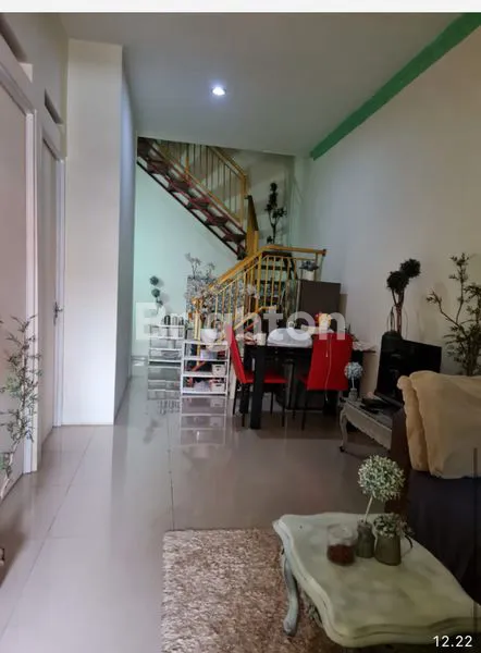 image RUMAH APIK 2 LANTAI DLM PERUMAHAN SIAP HUNI LOKASI STRATEGIS (4)