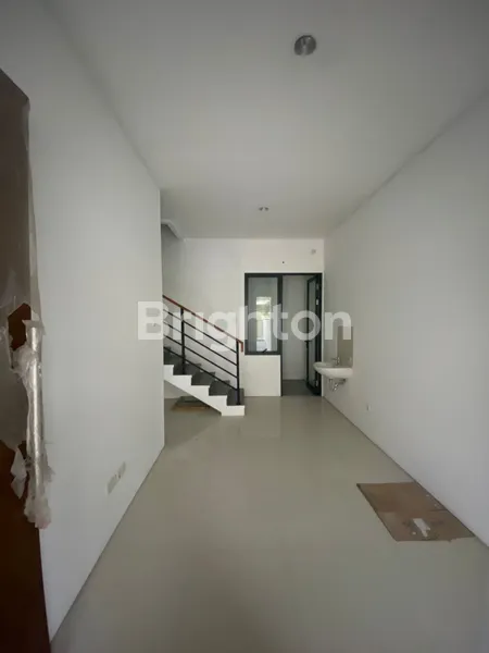 image RUMAH CLUSTER REDWOOD RESIDENCE, PONDOK TJANDRA INDAH, BEBAS BANJIR, ROW JALAN LEBAR, KAMAR UTAMA SUPER BESAR, DEKAT TOL JUANDA (3)