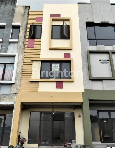 RUKO 3 LANTAI PREMIUM DI BOULEVARD LEGENDA WISATA, LOKASI STRATEGIS