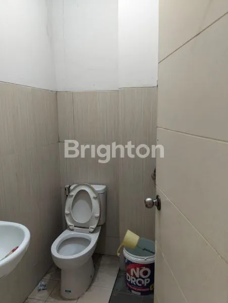 image RUKO 3 LANTAI PREMIUM DI BOULEVARD LEGENDA WISATA, LOKASI STRATEGIS (8)