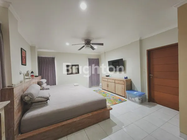 image RUMAH KANTOR 3 LANTAI+ROOFTOP DI UMA BULUH, CANGGU (2)