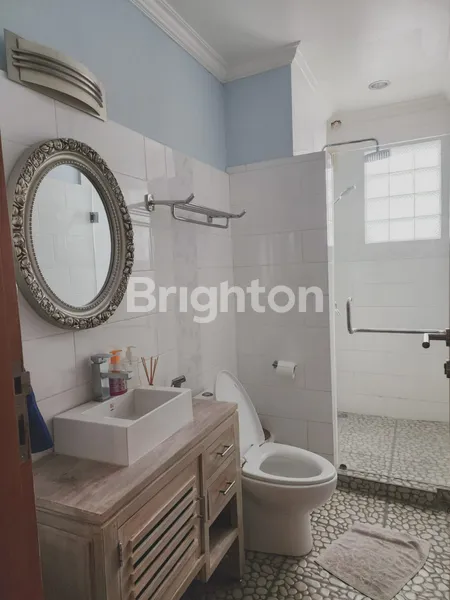 image RUMAH KANTOR 3 LANTAI+ROOFTOP DI UMA BULUH, CANGGU (3)