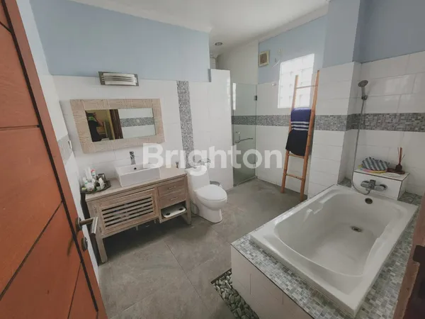 image RUMAH KANTOR 3 LANTAI+ROOFTOP DI UMA BULUH, CANGGU (7)