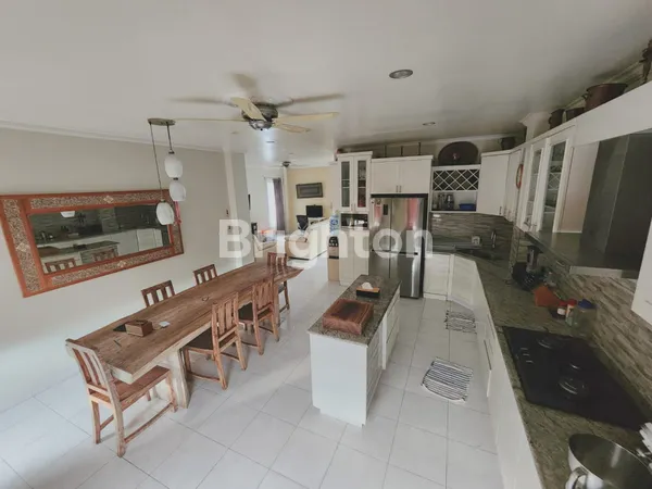 image RUMAH KANTOR 3 LANTAI+ROOFTOP DI UMA BULUH, CANGGU (8)