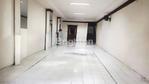 image RUKO GANDENG STRATEGIS & KOMERSIAL DI INTERCON KEBON JERUK, JAKARTA BARAT (3)