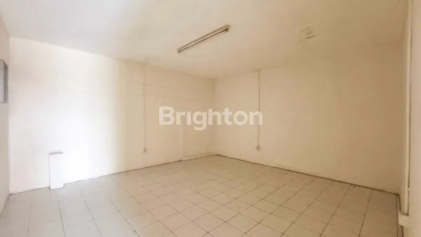 image RUKO GANDENG STRATEGIS & KOMERSIAL DI INTERCON KEBON JERUK, JAKARTA BARAT (7)