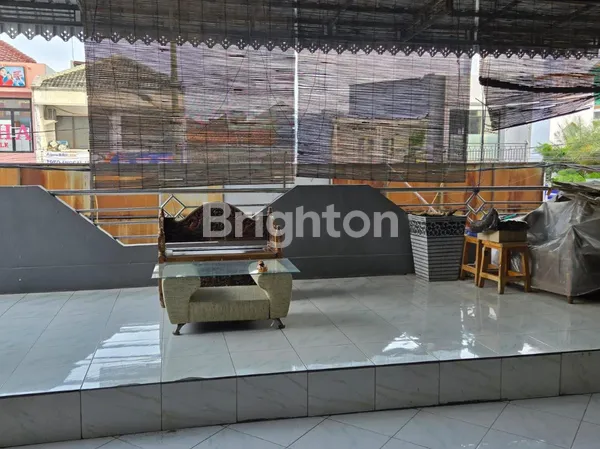 image RUKO 3 LANTAI RAYA MANUKAN LOR SURABAYA LOKASI STRATEGIS RAMAI  (2)