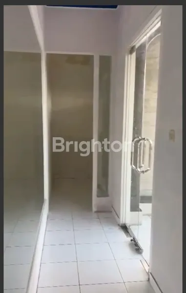 image RUKO PREMIUM DI PINGGIR JALAN RAYA MAHENDRADATA DENPASAR BARAT COCOK UNTUK USAHA MINIMARKET DAN SUPERMARKET (5)